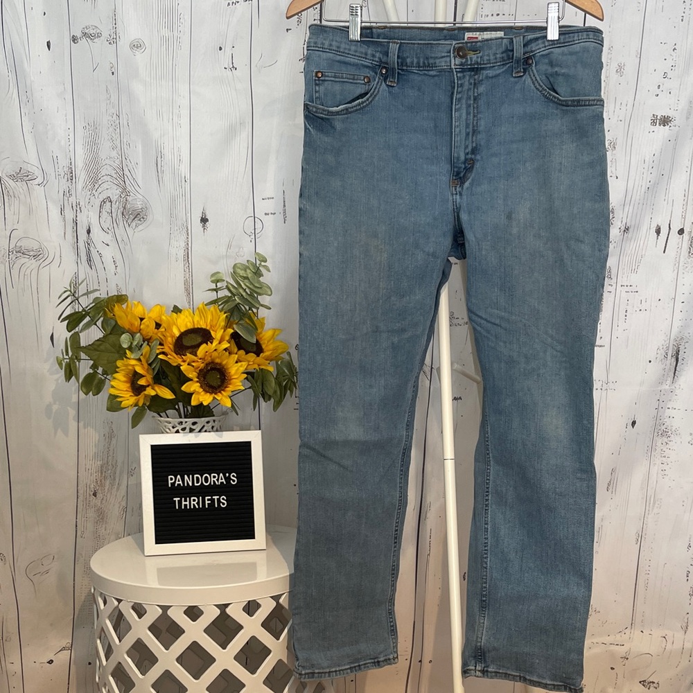 Wrangler Men's Light Blue Straight Jeans Size 34x30 Preowned